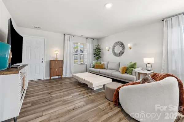 $359,900 | 1210 Old Ft Drive, Edgemoor, SC 29712