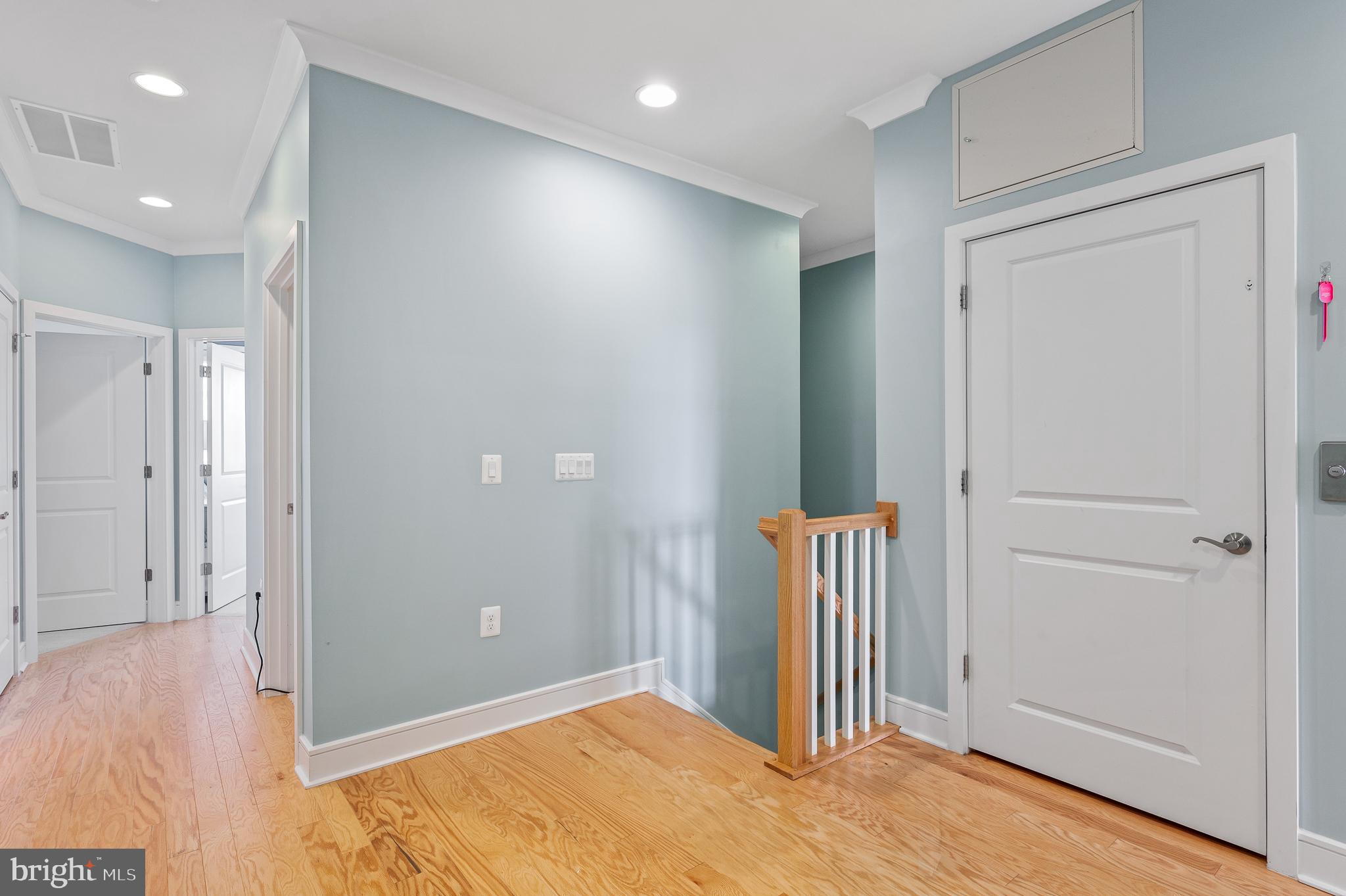 42791 Macbeth Terrace Ashburn, VA 20148 - Photo 20 of 63 Upper Level Loft area