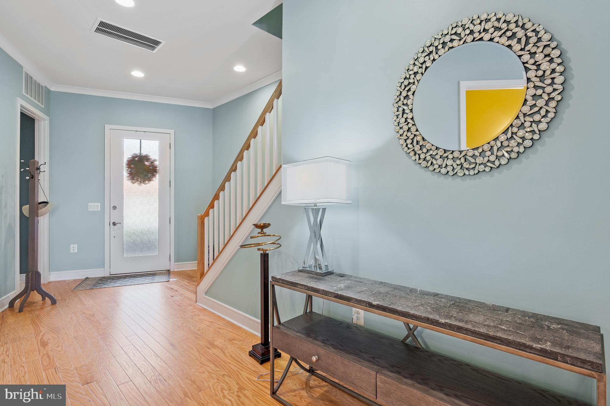 42791 Macbeth Terrace Ashburn, VA 20148 - Photo 3 of 63 Large Entryway