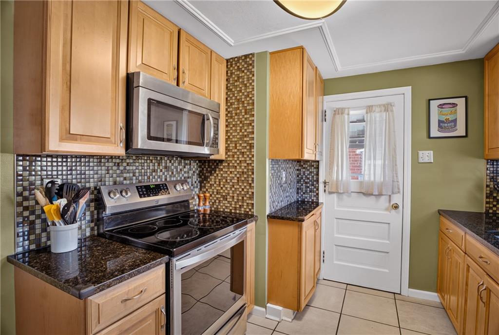 348 Vanadium Road Pittsburgh, PA 15243 - Photo 12 of 33 Gallery Image 12