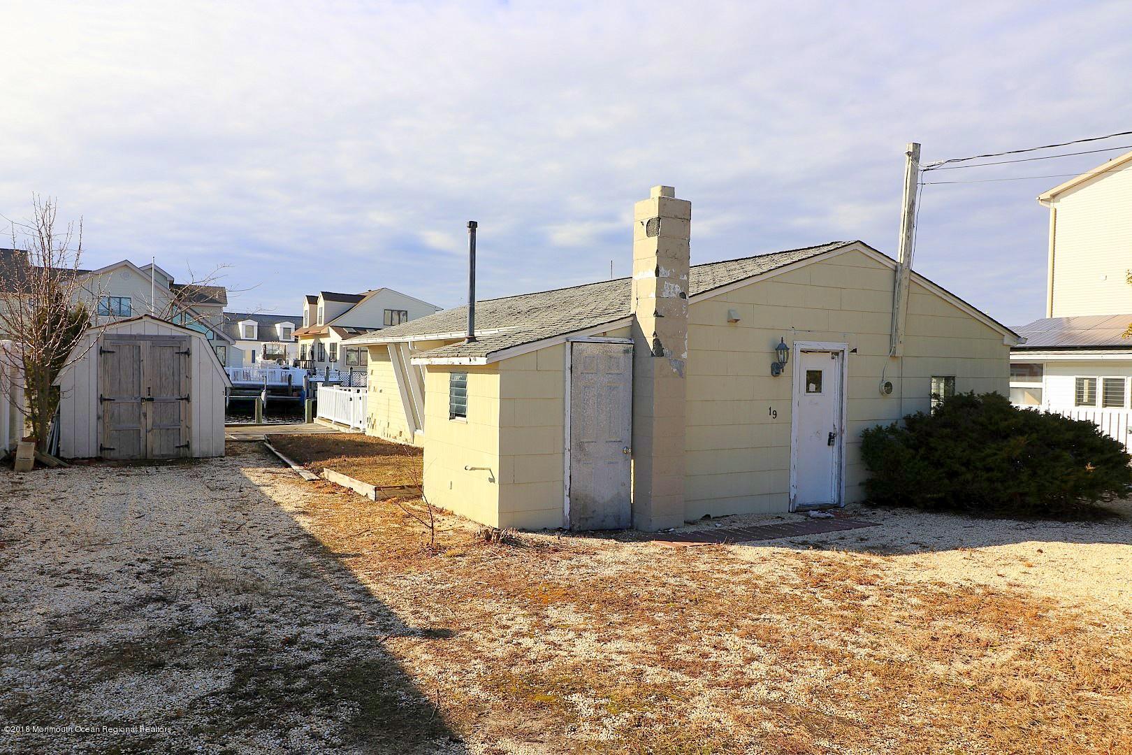 19 Compass Road Waretown, NJ 08758 - Photo 3 of 28 IMG_1180