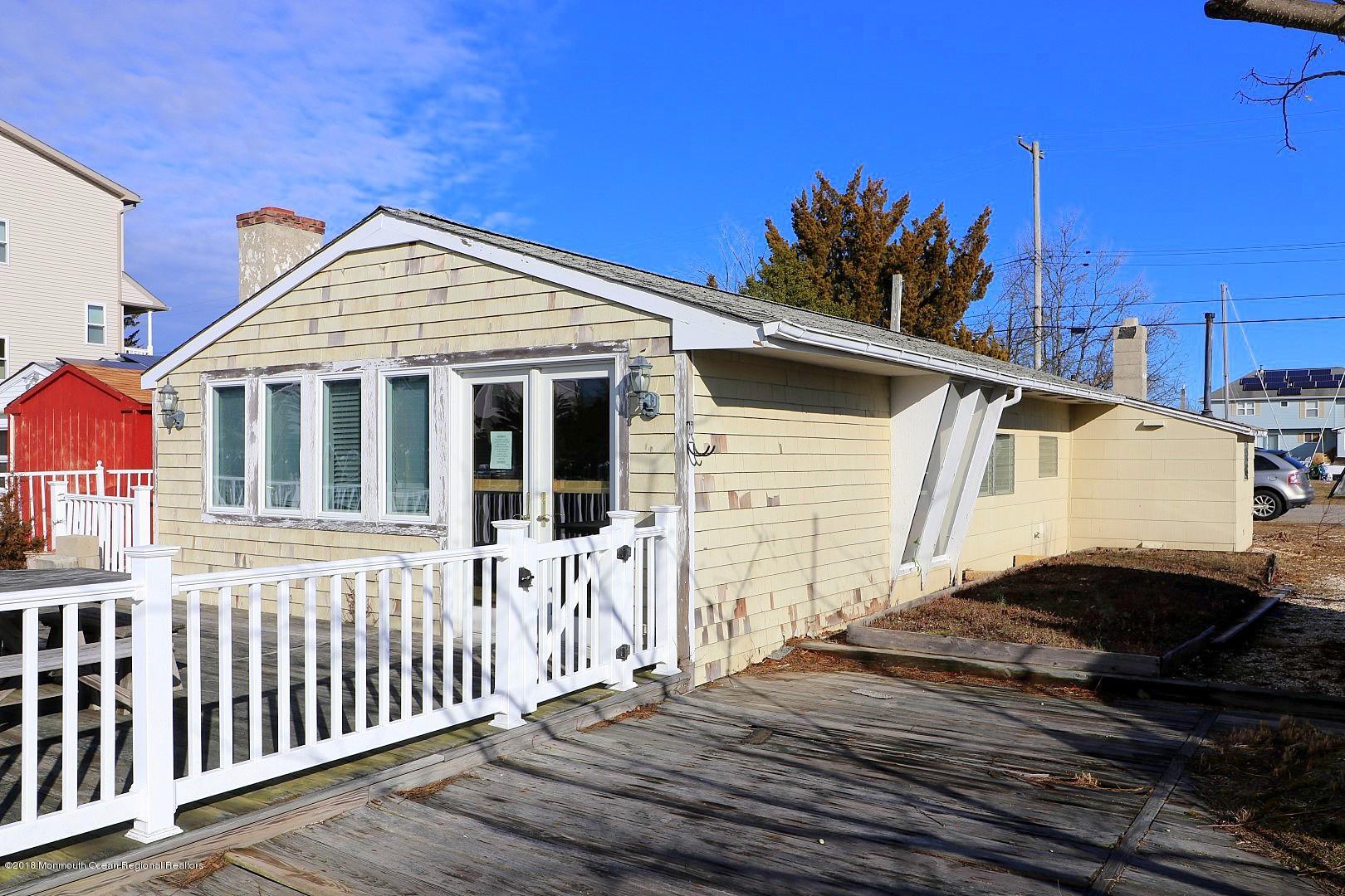 19 Compass Road Waretown, NJ 08758 - Photo 5 of 28 IMG_1183