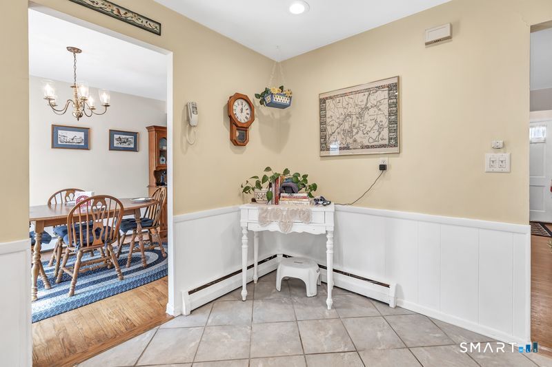 52 Robin Lane Fairfield, CT 06824 - Photo 18 of 38