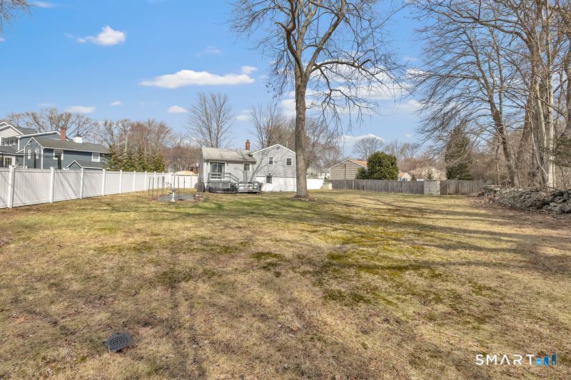 52 Robin Lane Fairfield, CT 06824 - Photo 4 of 38
