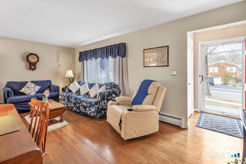 52 Robin Lane Fairfield, CT 06824 - Photo 8 of 38