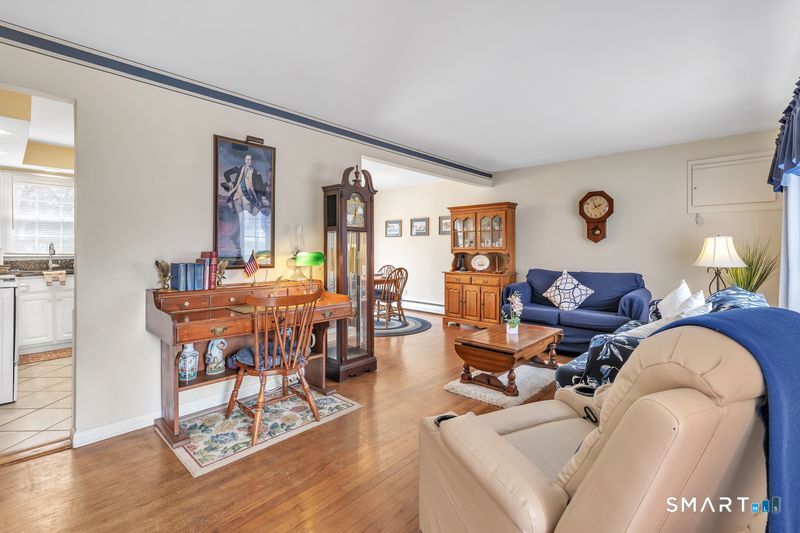 52 Robin Lane Fairfield, CT 06824 - Photo 10 of 38