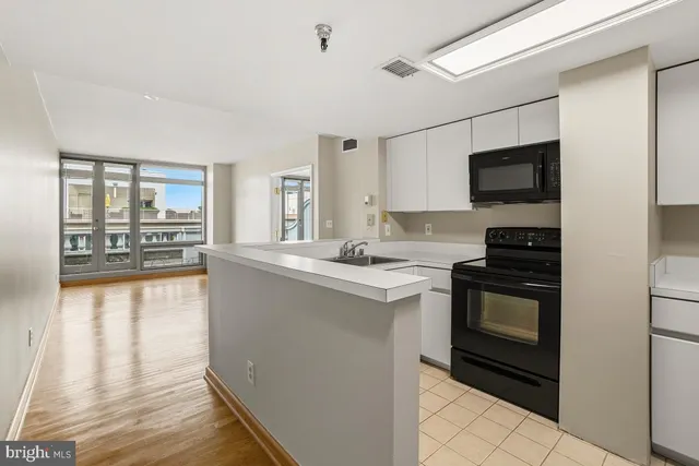 $2,650 | 801 Pennsylvania Avenue Northwest, Unit PH06, Washington, DC 20004