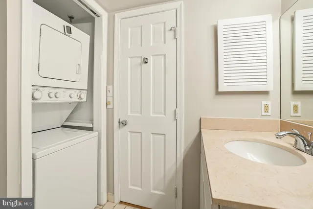 $2,650 | 801 Pennsylvania Avenue Northwest, Unit PH06, Washington, DC 20004