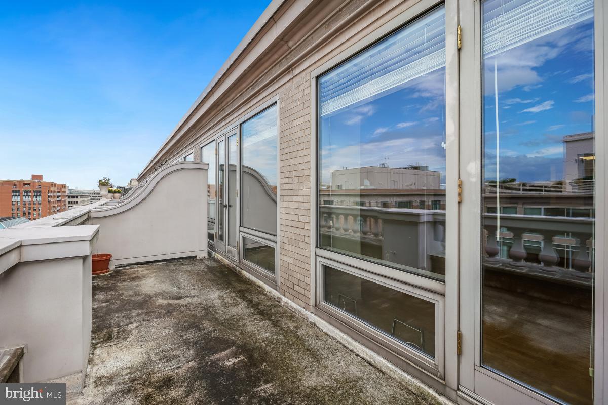 801 Pennsylvania Avenue Northwest, Unit PH06 Washington, DC 20004 - Photo 28 of 38