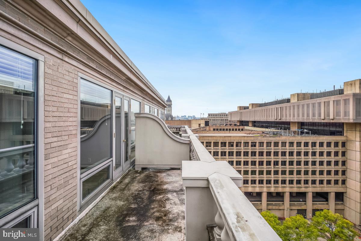 801 Pennsylvania Avenue Northwest, Unit PH06 Washington, DC 20004 - Photo 29 of 38