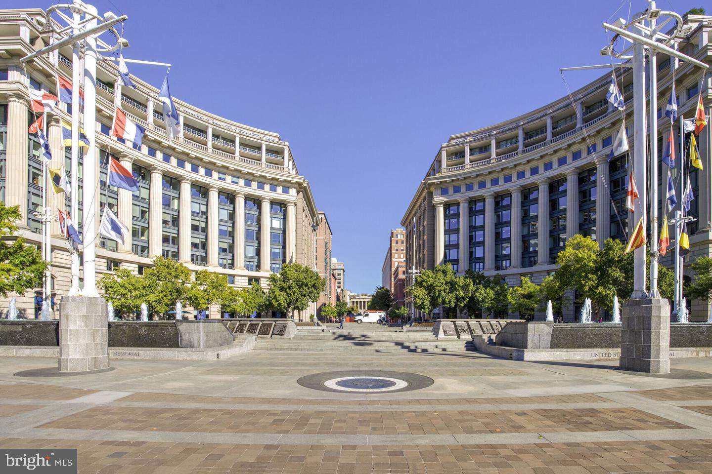 801 Pennsylvania Avenue Northwest, Unit PH06 Washington, DC 20004 - Photo 4 of 38