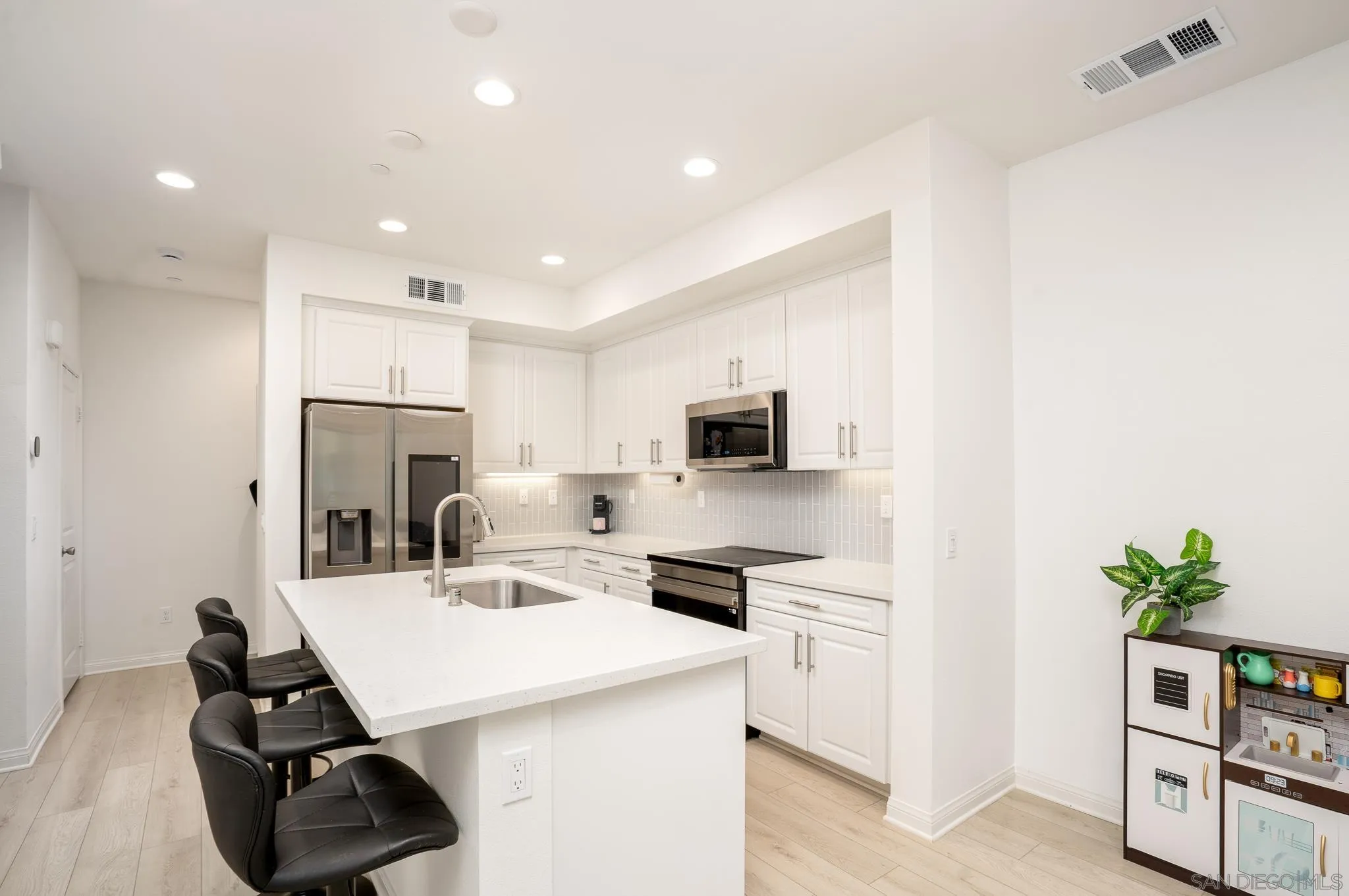 261 Gateway Court El Cajon, CA 92020 - Photo 10 of 32