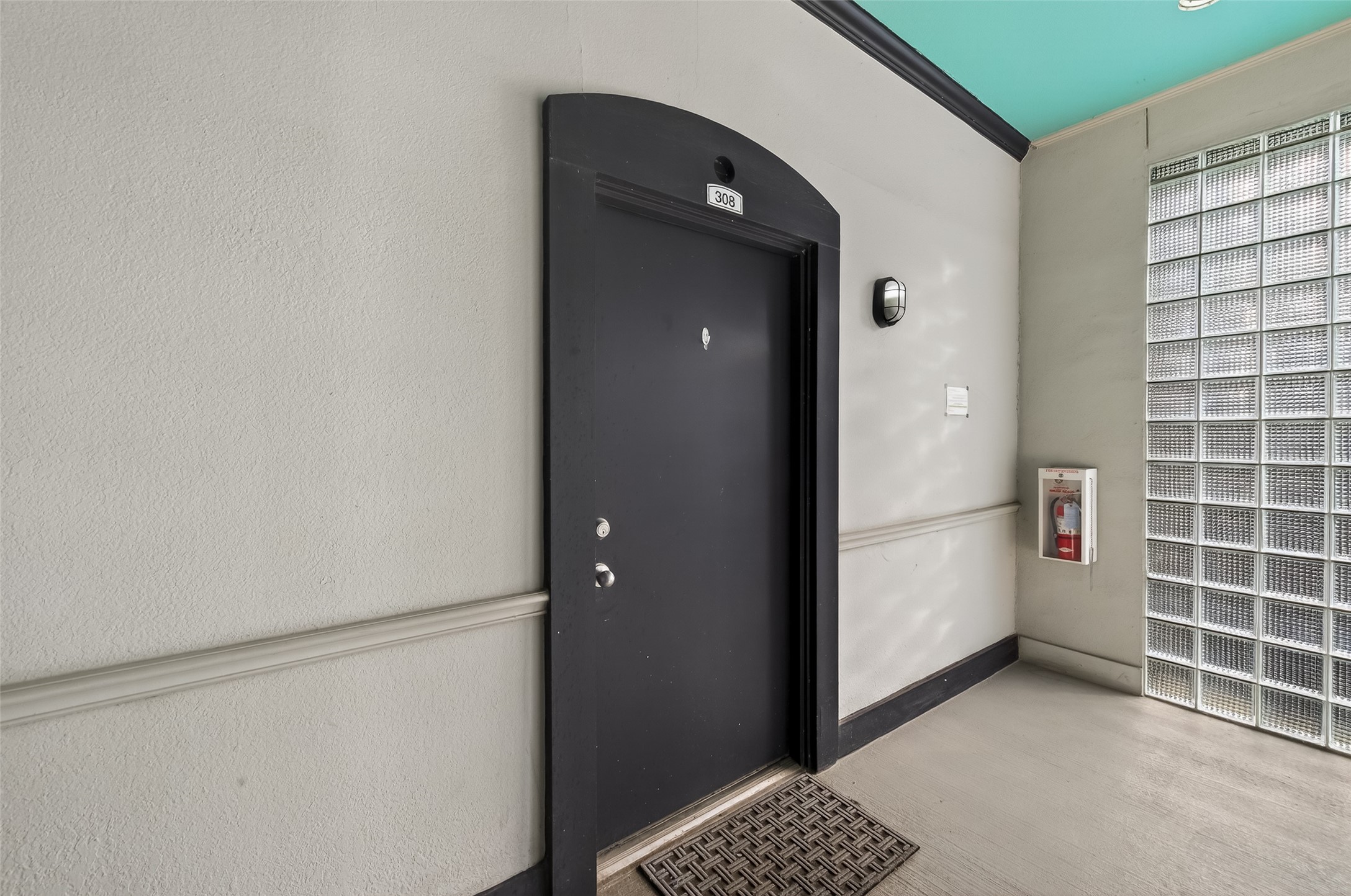 1441 East Street, Unit 308 Houston, TX 77007 - Photo 2 of 42 Clean architectural lines and a tucked-away location offer both style and privacy. Welcome home.