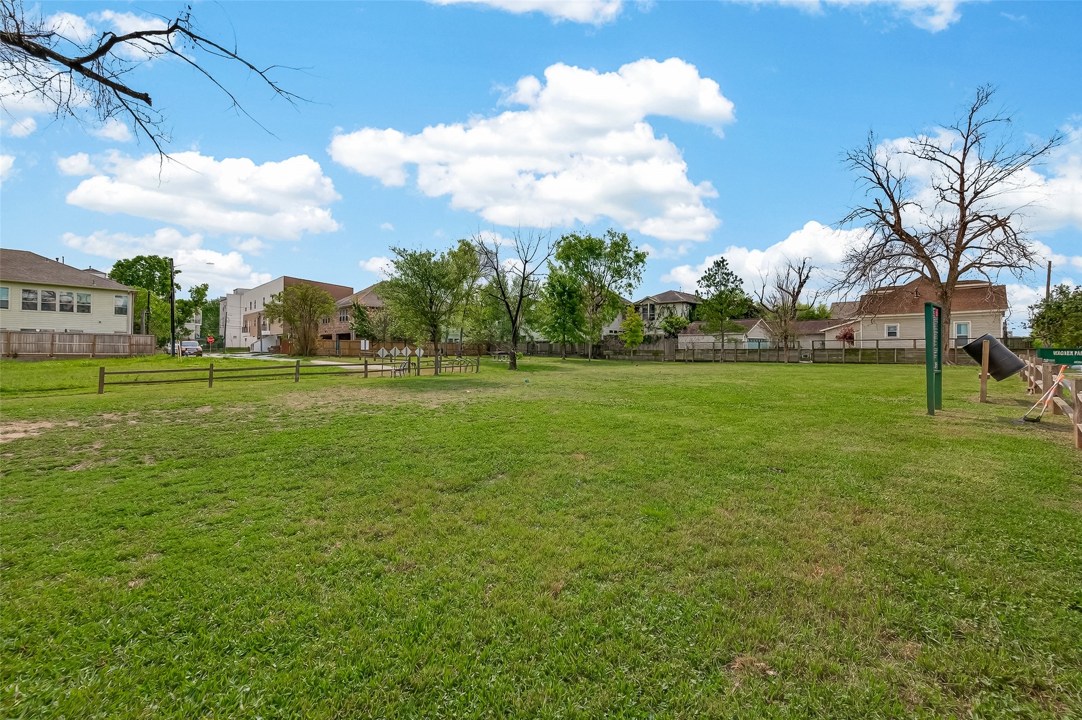 1441 East Street, Unit 308 Houston, TX 77007 - Photo 41 of 42 Located near the Heights with quick access to Downtown.