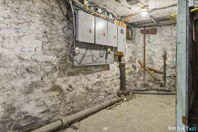 $450,000 | 75 Woodward Avenue, Waterbury, CT 06705