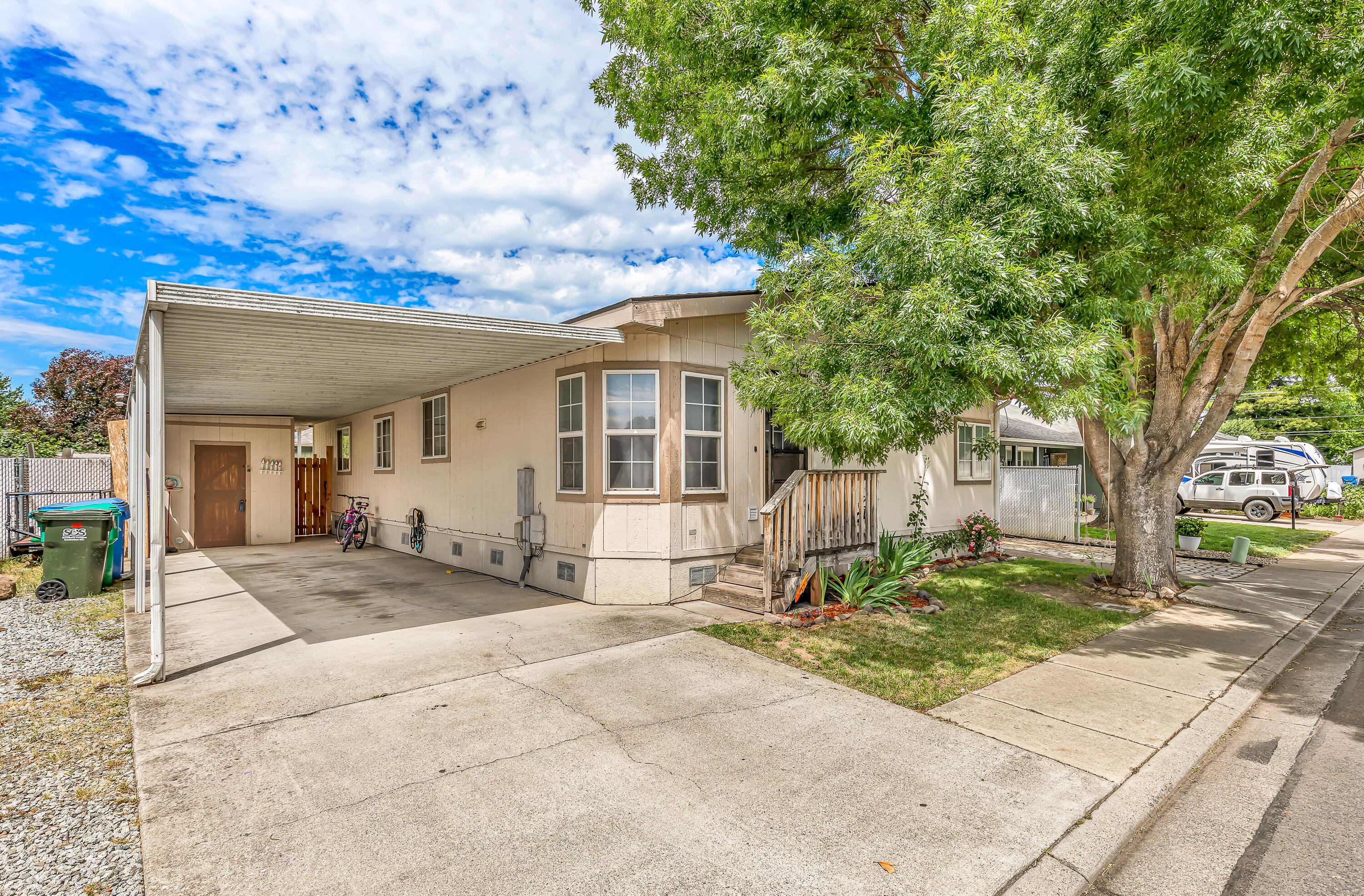 681 Brandi Way Eagle Point, OR 97524 - Photo 1 of 28 1