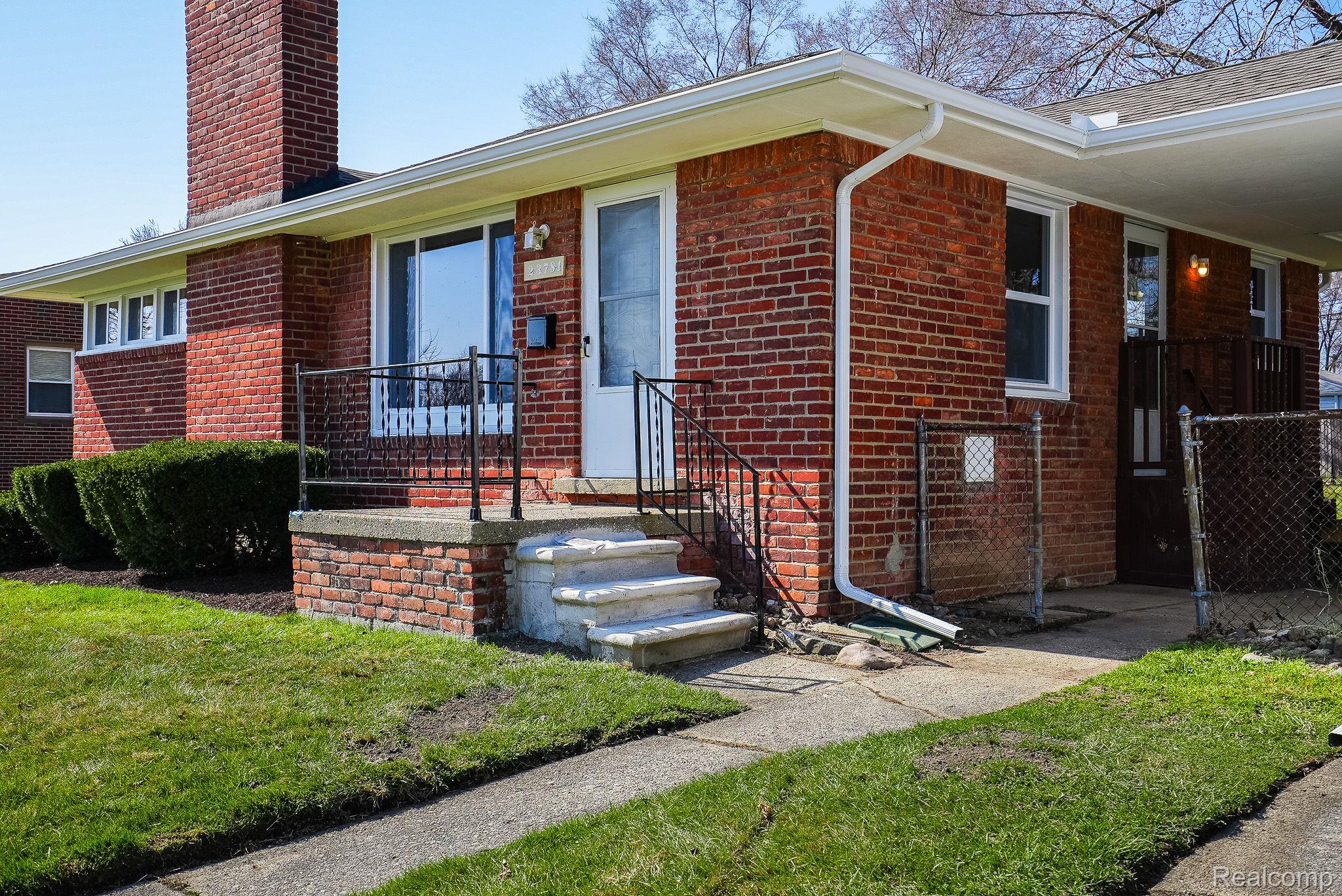 23781 Roxana Avenue Eastpointe, MI 48021 - Photo 4 of 61 Gallery Image 4