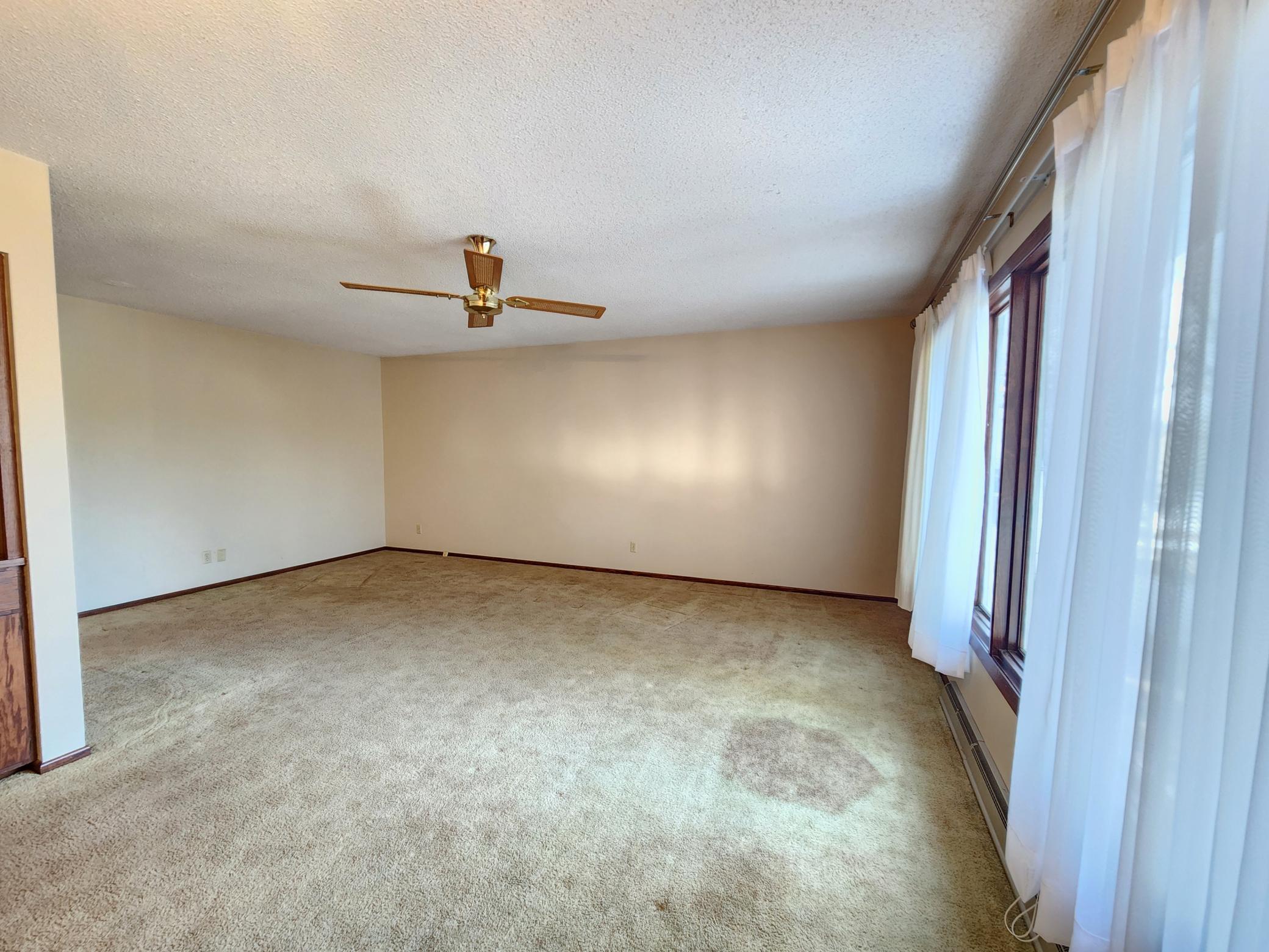 105 East Hawthorne Street Albert Lea, MN 56007 - Photo 17 of 44