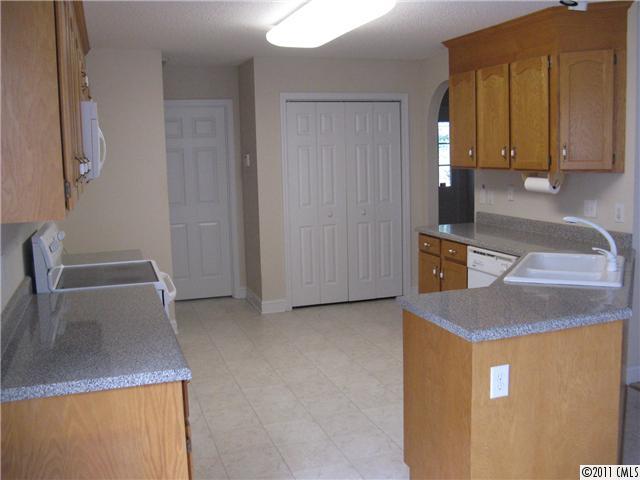 729 Maple Ridge Circle, Unit 255 Salisbury, NC 28147 - Photo 3 of 11 Gallery Image 3