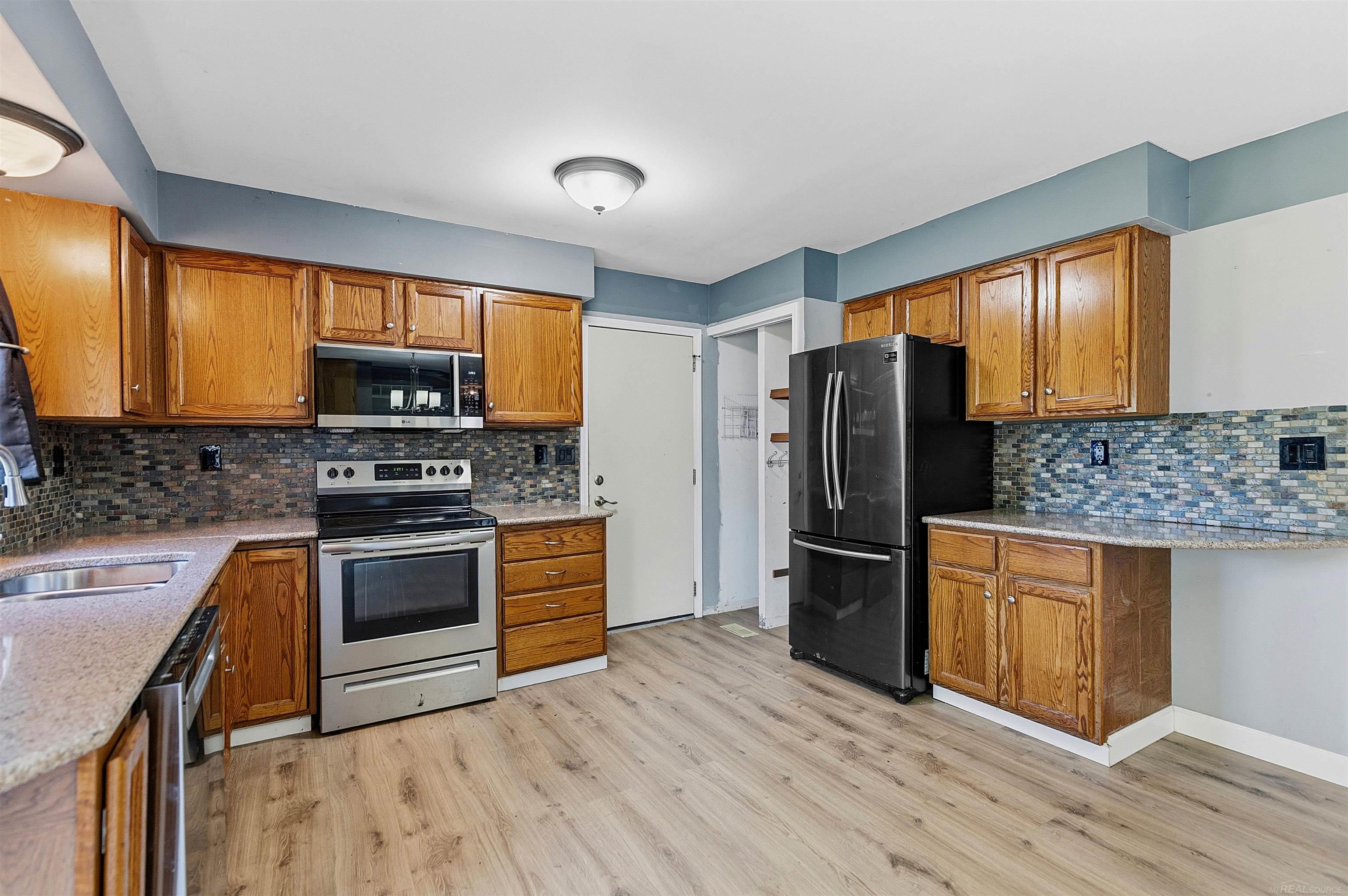 51613 Sass Road New Baltimore, MI 48047 - Photo 5 of 40