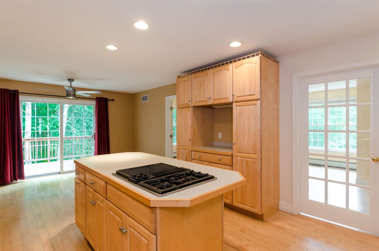 21 Seaverns Bridge Road Merrimack, NH 03054 - Photo 11 of 32 Gallery Image 11