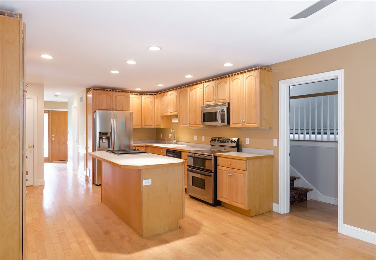 21 Seaverns Bridge Road Merrimack, NH 03054 - Photo 13 of 32 Gallery Image 13