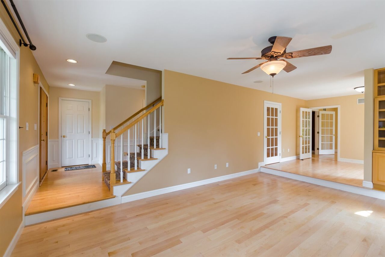 21 Seaverns Bridge Road Merrimack, NH 03054 - Photo 4 of 32 Gallery Image 4