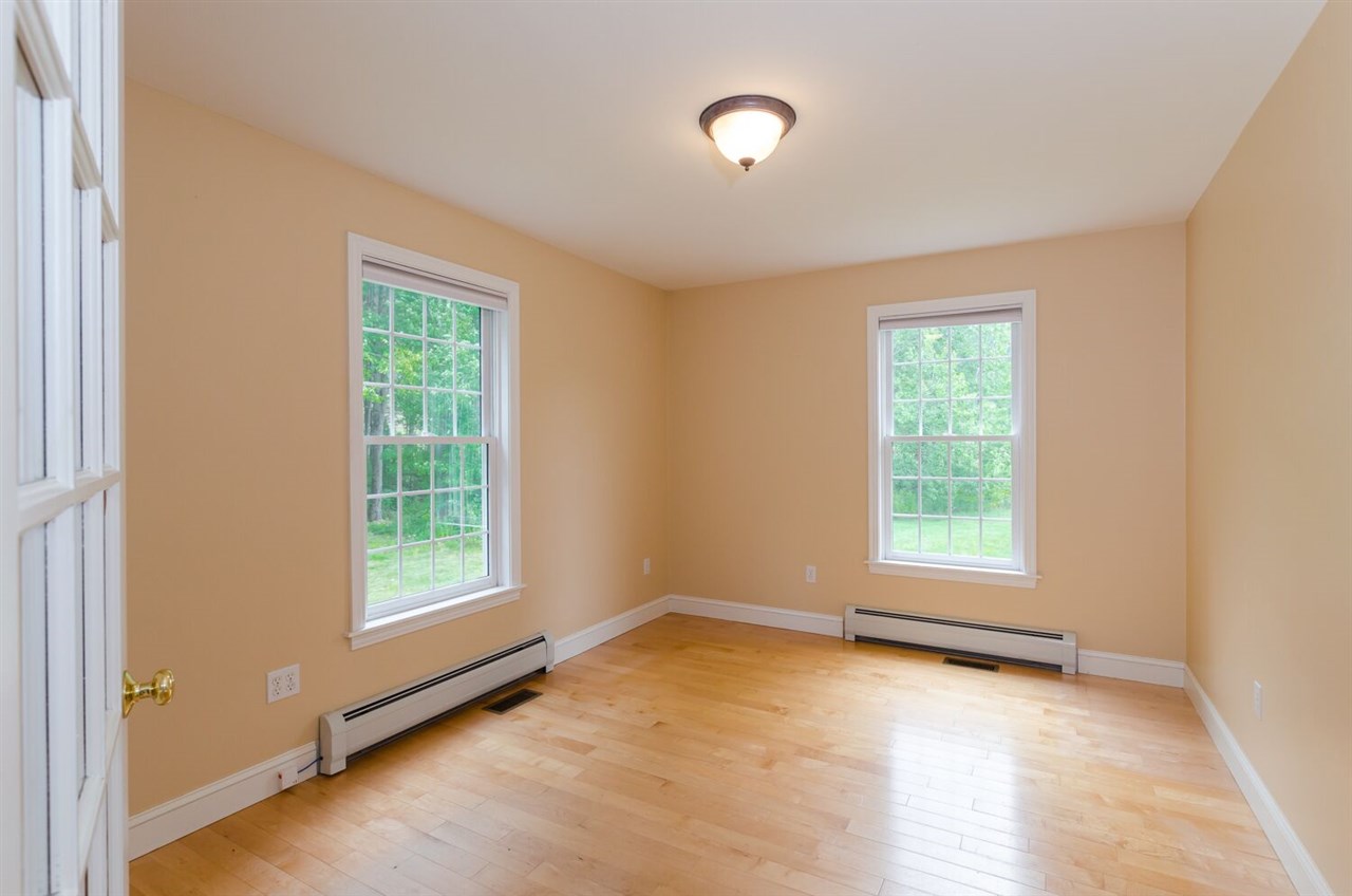 21 Seaverns Bridge Road Merrimack, NH 03054 - Photo 7 of 32 Gallery Image 7