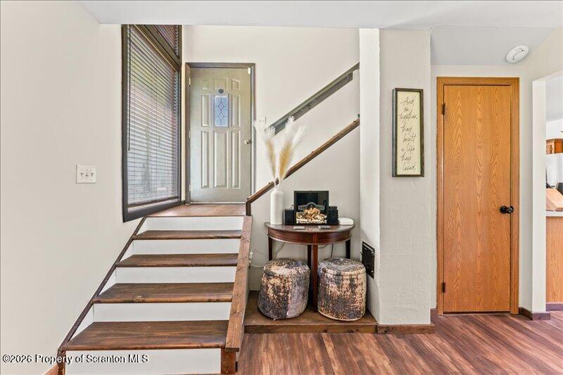 3 Eastwoods Road Tunkhannock, PA 18657 - Photo 20 of 44 foyer