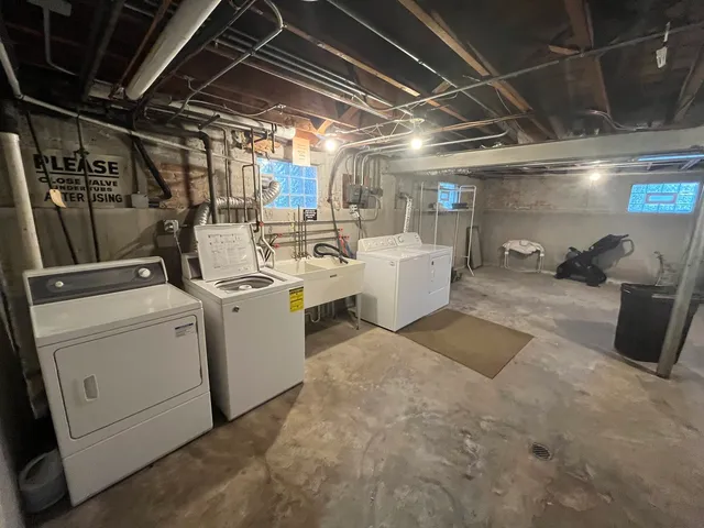 $199,900 | 1039 Randolph Street, Unit 1W, Oak Park, IL 60302