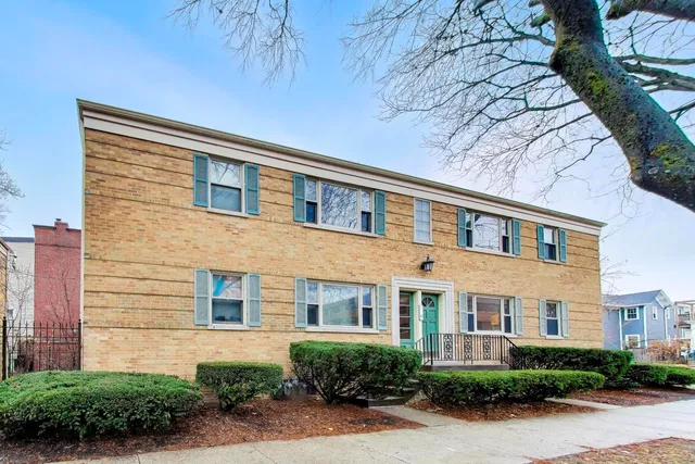 $199,900 | 1039 Randolph Street, Unit 1W, Oak Park, IL 60302