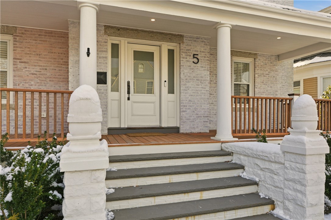 5 Dresser Street Newport, RI 02840 - Photo 2 of 50