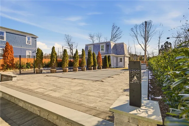 $3,300,000 | 5 Dresser Street, Newport, RI 02840