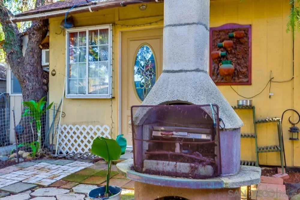 17745 Highway 67 Ramona, CA 92065 - Photo 20 of 24 a view of a entryway of a house