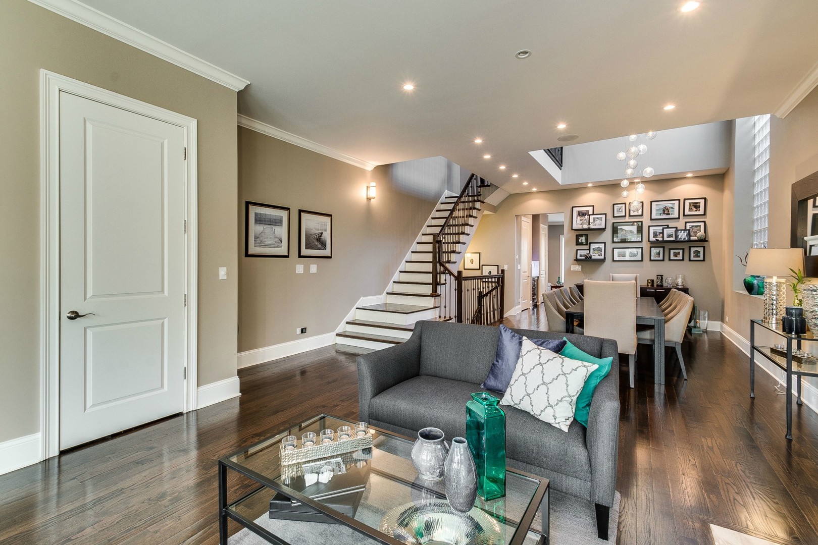 1844 West Huron Street Chicago, IL 60622 - Photo 3 of 34 a living room with furniture and wooden floor