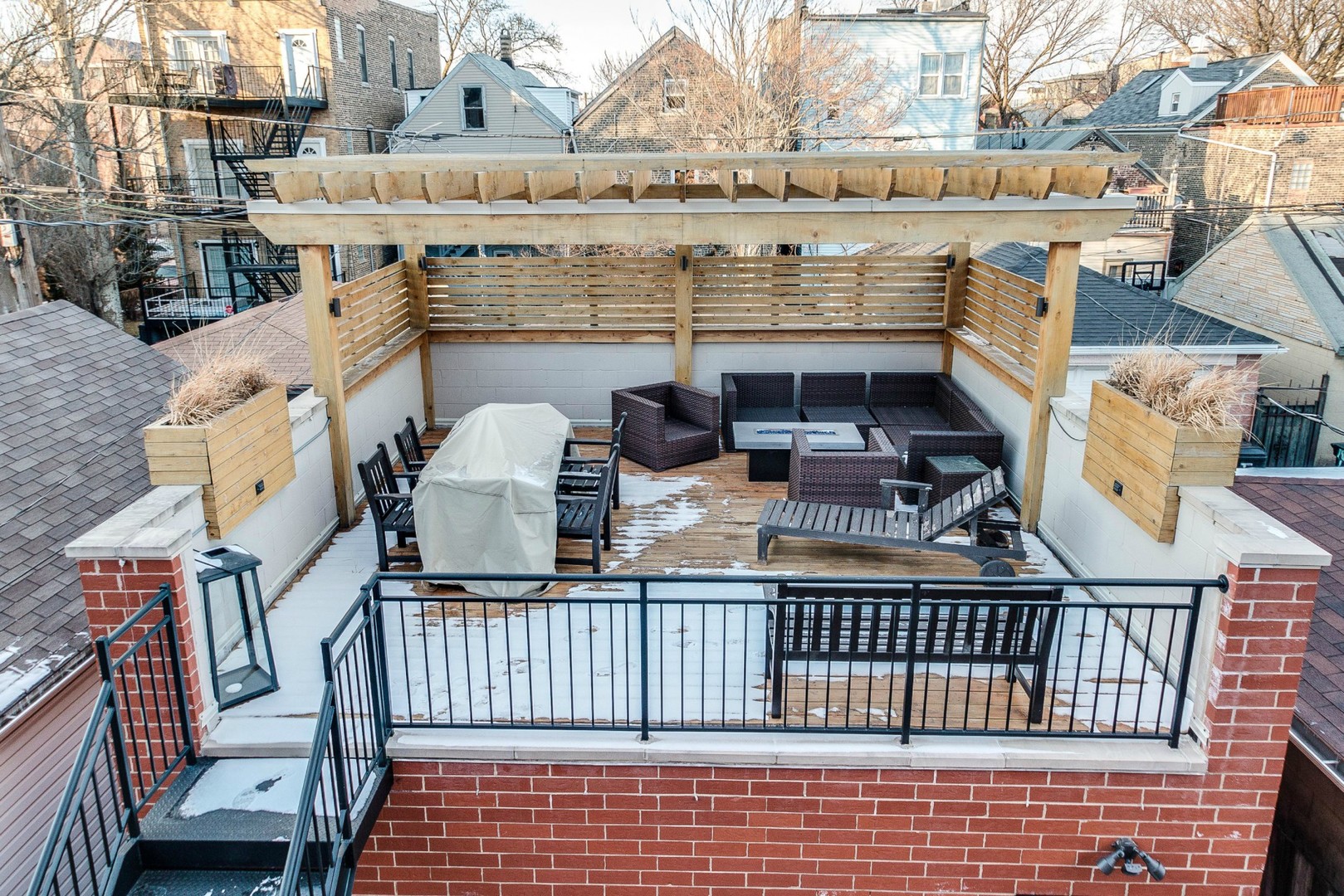 1844 West Huron Street Chicago, IL 60622 - Photo 24 of 34 aerial view of a balcony with outdoor seating