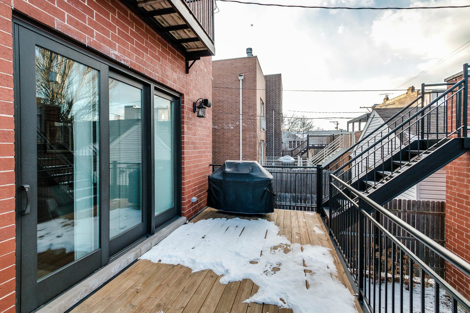 1844 West Huron Street Chicago, IL 60622 - Photo 25 of 34 a view of balcony with furniture