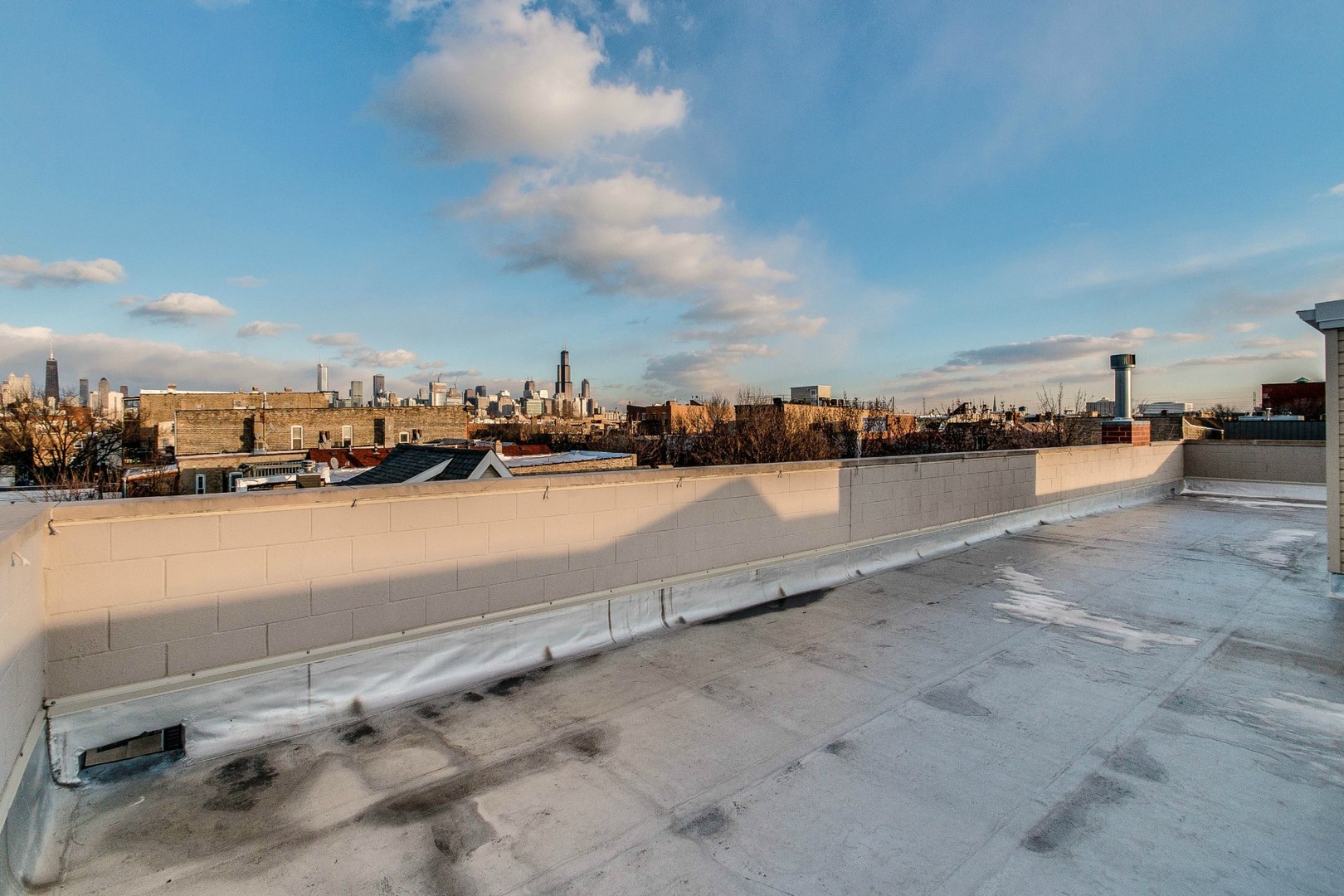 1844 West Huron Street Chicago, IL 60622 - Photo 29 of 34 a view of ocean with city view