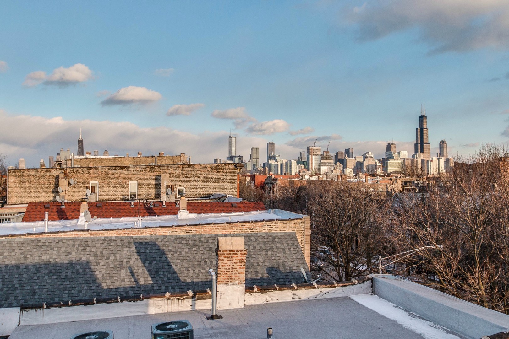 1844 West Huron Street Chicago, IL 60622 - Photo 30 of 34 a view of a city