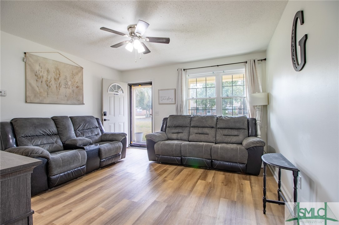 140 Glenn Bryant Road Hinesville, GA 31313 - Photo 5 of 47