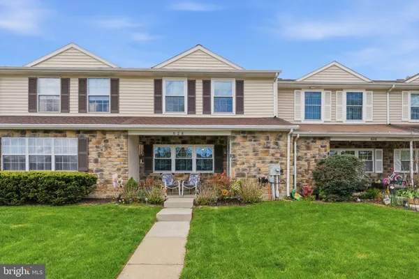 $2,200 | 628 Lancaster Court, Downingtown, PA 19335