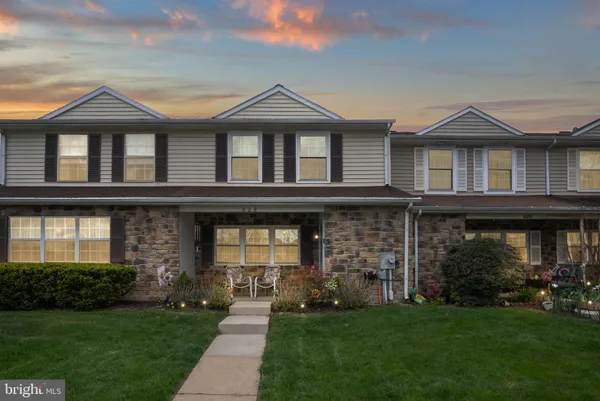 $2,200 | 628 Lancaster Court, Downingtown, PA 19335
