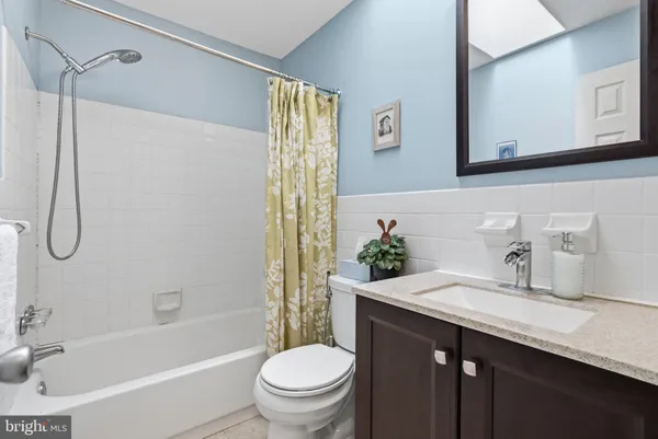 $2,200 | 628 Lancaster Court, Downingtown, PA 19335