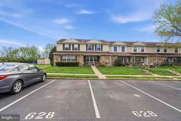 $2,200 | 628 Lancaster Court, Downingtown, PA 19335