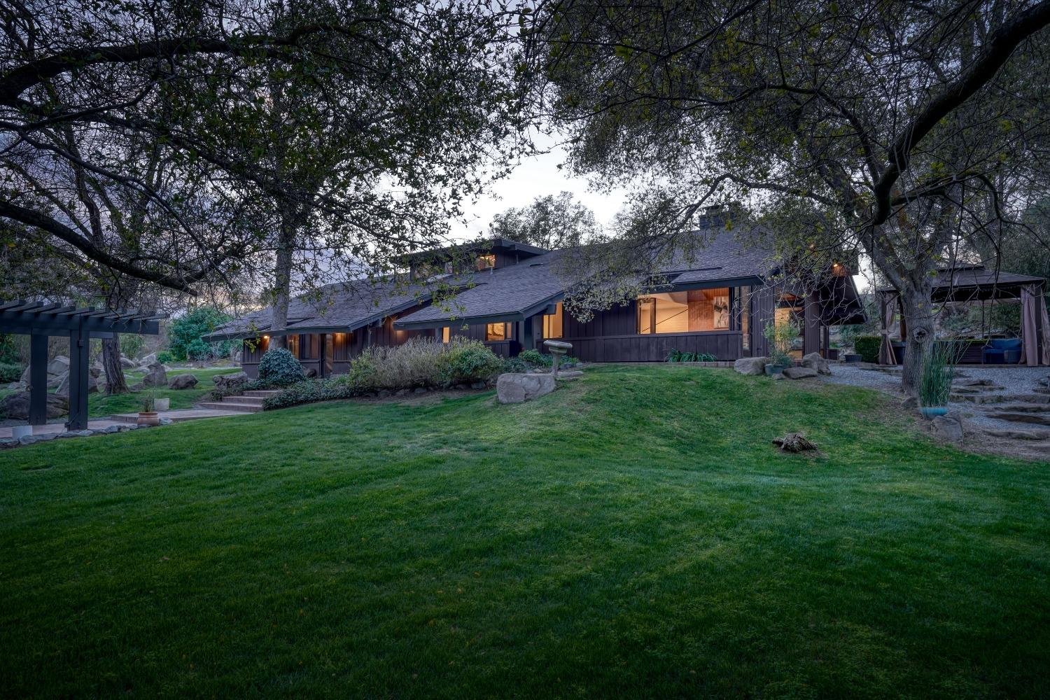 19425 Tollhouse Road Clovis, CA 93619 - Photo 1 of 92 Gallery Image 1