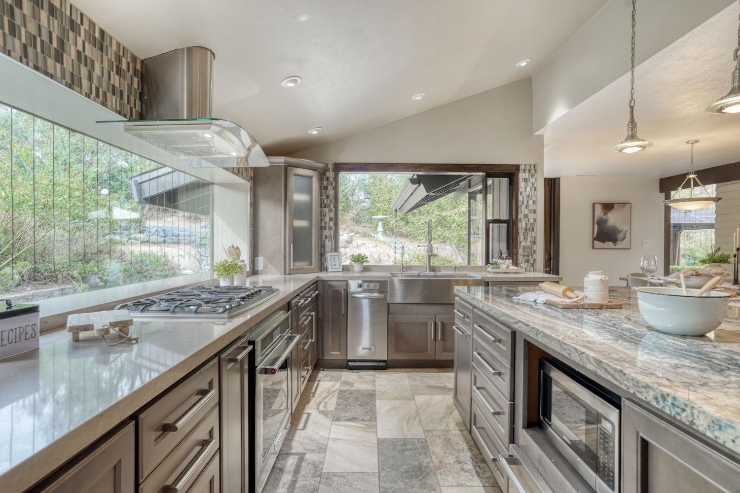 19425 Tollhouse Road Clovis, CA 93619 - Photo 29 of 92 Gallery Image 29