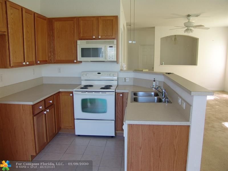 3071 Laurel Ridge Circle, Unit 3071 Riviera Beach, FL 33404 - Photo 11 of 26