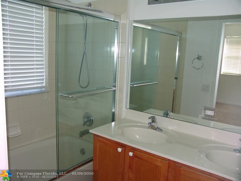 3071 Laurel Ridge Circle, Unit 3071 Riviera Beach, FL 33404 - Photo 14 of 26