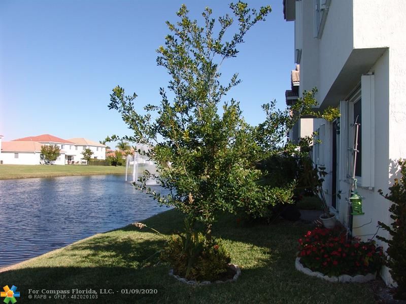 3071 Laurel Ridge Circle, Unit 3071 Riviera Beach, FL 33404 - Photo 4 of 26