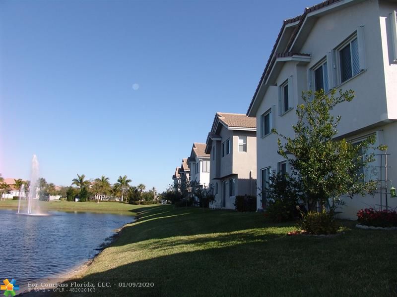 3071 Laurel Ridge Circle, Unit 3071 Riviera Beach, FL 33404 - Photo 6 of 26